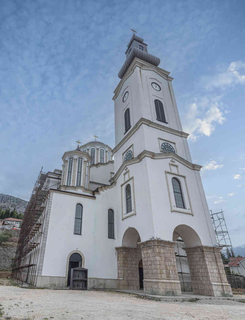 Bosnia y Herzegovina - Mostar 30 - catedral ortodoxa de la Santísima Trinidad.jpg